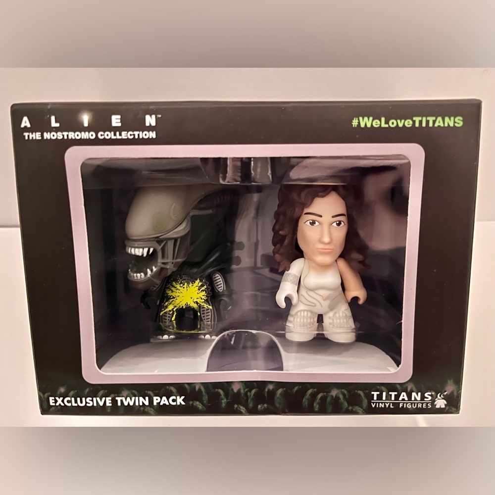 Titans Vinyl Figures ALIEN The Nostromo Collection Exclusive Twin Pack SEALED
